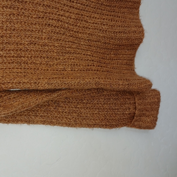 Abound Turtleneck - Picture 6 of 14